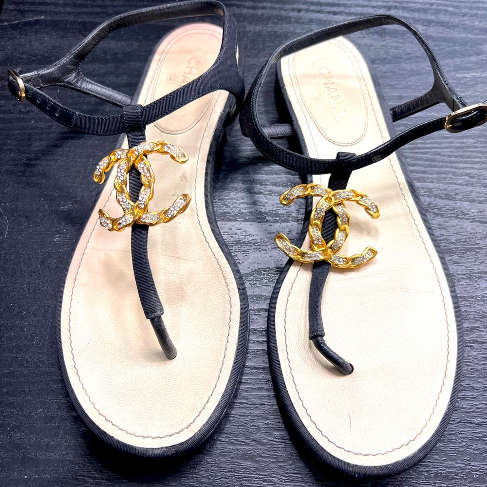 Chanel sandals with Gold logo hardware. NOT ACCEPTING OFFERS‼️